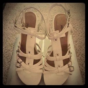 White wedges