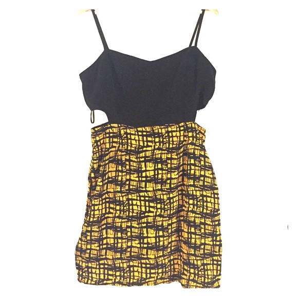 Cute versatile dress with cut-outs