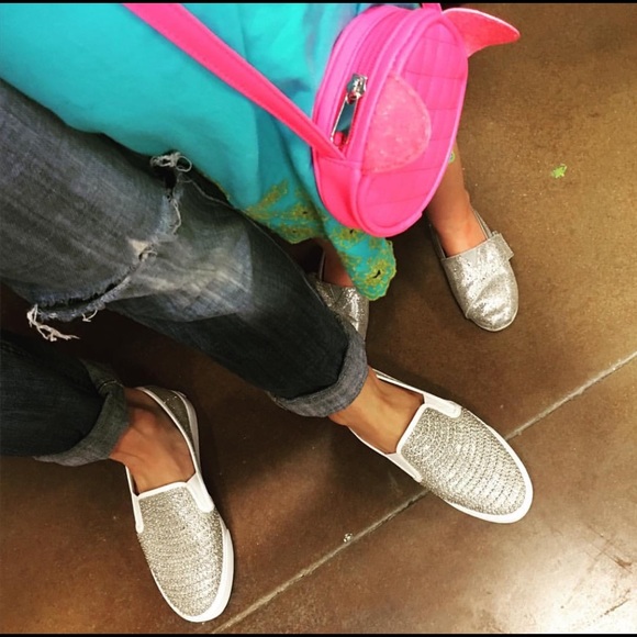 Meet your Posher, Lauren - Picture 5 of 6