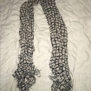 Black and grey scarf