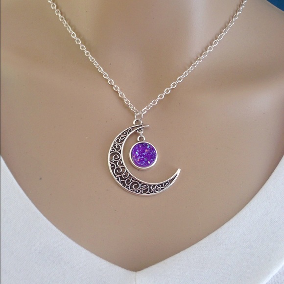 💜Crescent Moon & Druzy Necklace - Picture 2 of 3