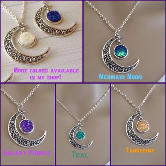 💜Crescent Moon & Druzy Necklace - Picture 3 of 3