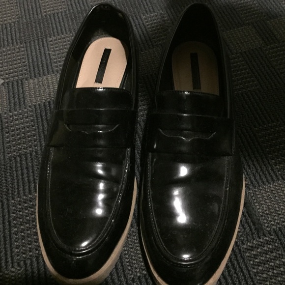 Zara Shoes - Zara penny loafer shoe in great condition