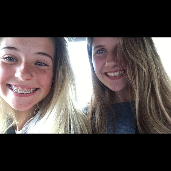 Meet your Posher, Carly - Picture 4 of 5