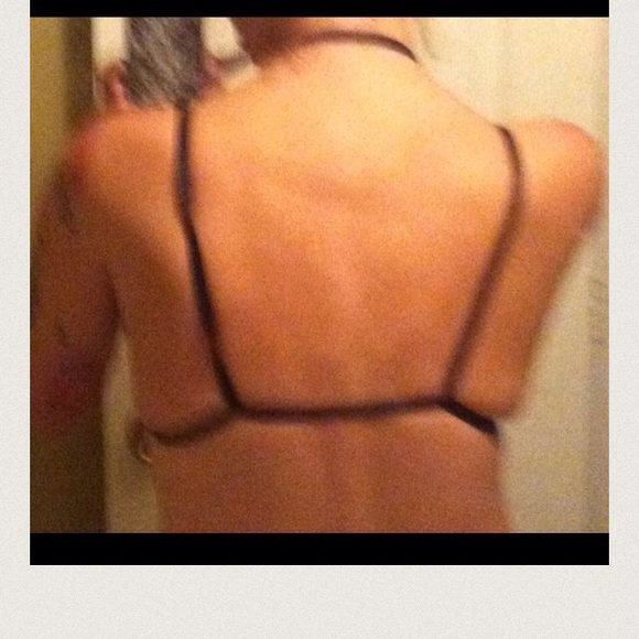 ๐ HOST PICK๐Black Double Dipped Hollow Bra - Picture 3 of 4