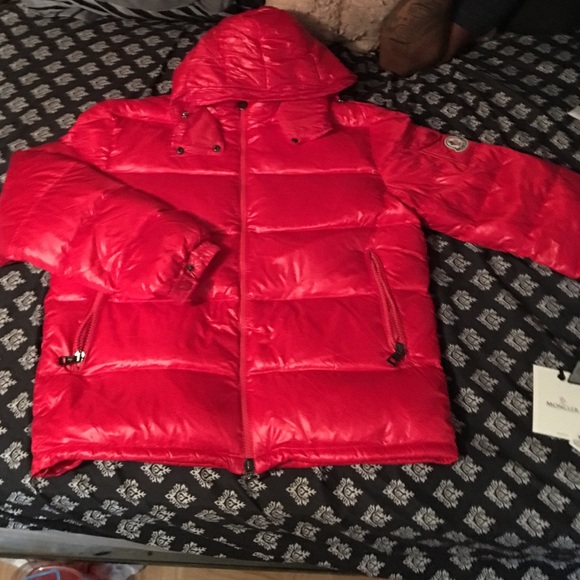 Moncler - Picture 1 of 4