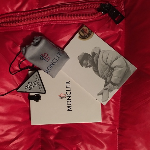 Moncler - Picture 2 of 4