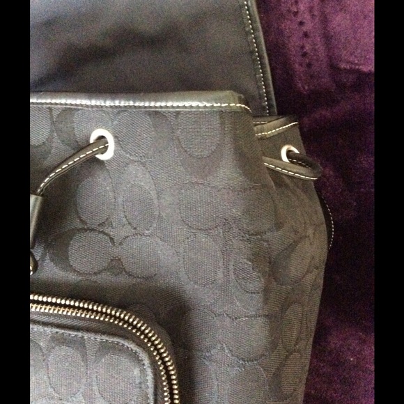 Coach Signature Backpack - Picture 4 of 8