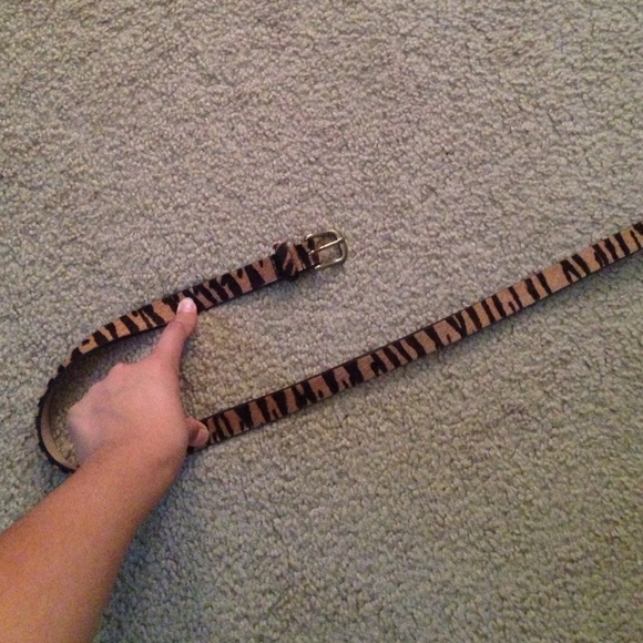 Nine West animal print belt