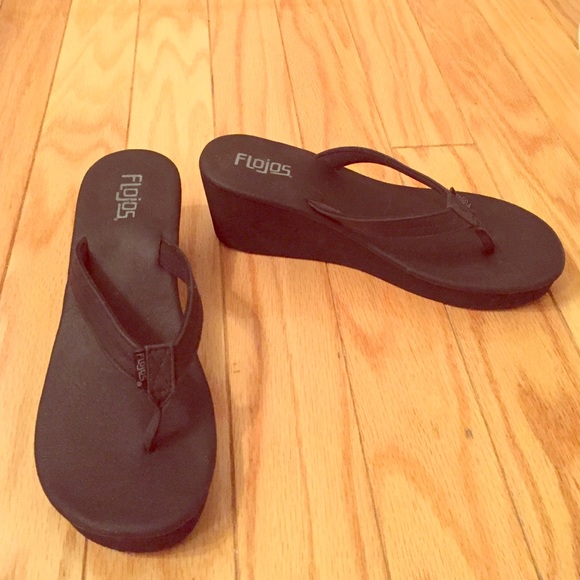 Black wedge Flojos sandals