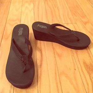 Black wedge Flojos sandals