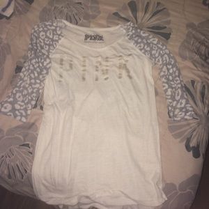Super cute VS PINK sleep shirt