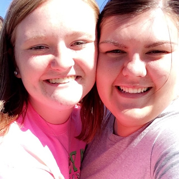 Meet your Posher, Caetlin - Picture 1 of 1