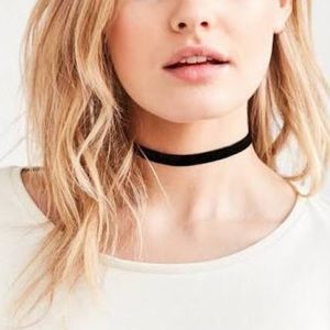 YOURE SO BASIC Black Velvet Choker Necklace