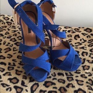 Brand New Blue suede pump