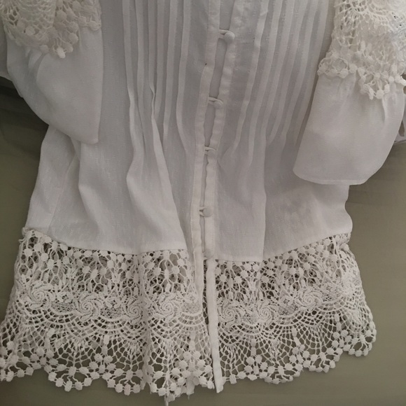 Beautiful Off Shoulder Top - Picture 2 of 4