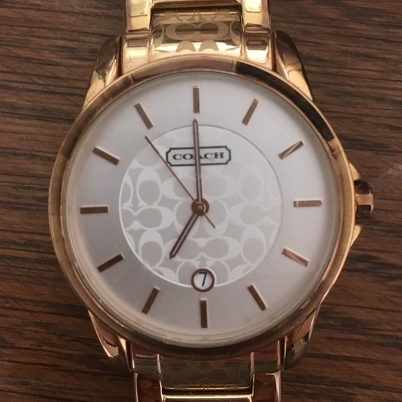 Coach watch in rose gold - Picture 3 of 4