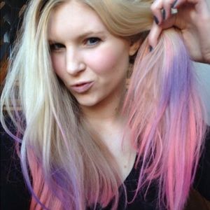 Neon Coral Color Bug Hair Chalk