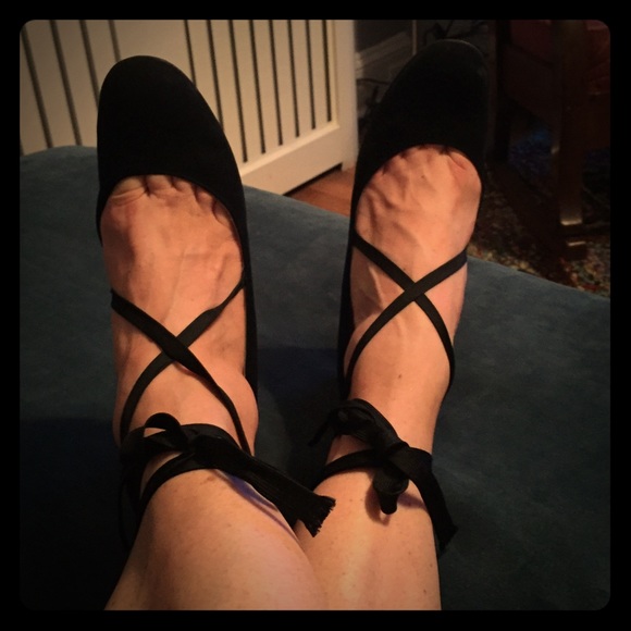 Charles Jourdan sz 8.5N blacksuede Flats anklewrap