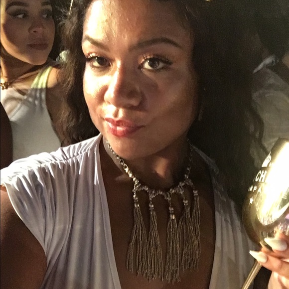 Meet your Posher, Benita - Picture 3 of 4