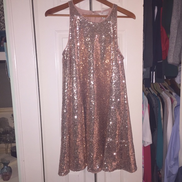 Lauren Conrad✨ NWT Rose Gold sequined party dress