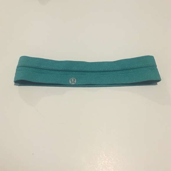 Lululemon Cardio Cross Trainer Head Band