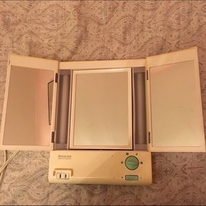 Remington True to Light makeup mirror
