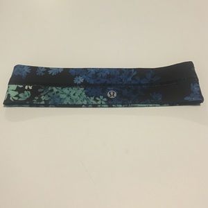 Lululemon Head Flower Pattern Head Band