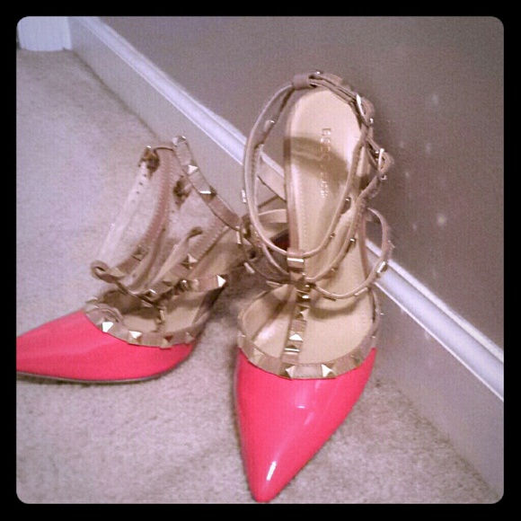 Sassy BCBG Pupmps