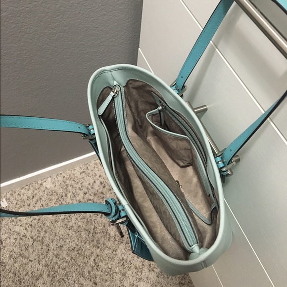 *SOLD* Michael Kors Tote - Picture 2 of 3