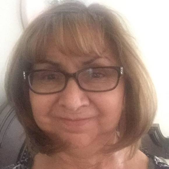 Meet your Posher, Lydia