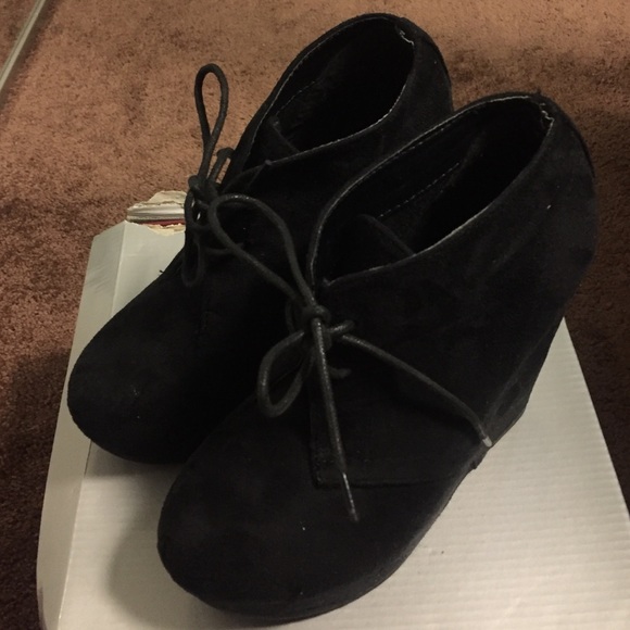 All black you can say wedges boots - Picture 1 of 4