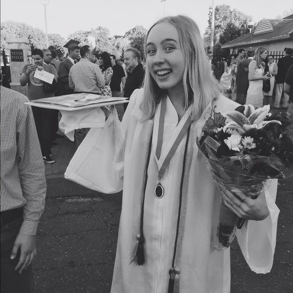 Meet your posher! - Picture 3 of 4