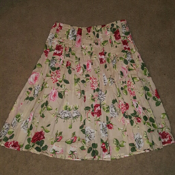 CAbi skirt size 2 - Picture 1 of 3
