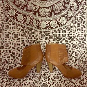 Amazing ankle cuff heels!