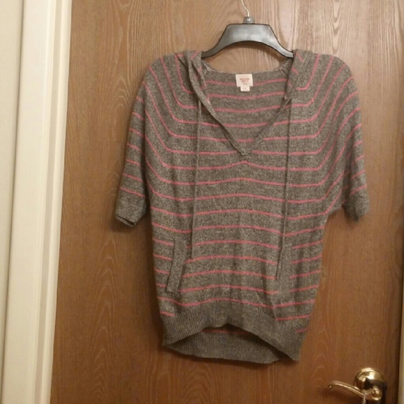 Sweater w/Hood