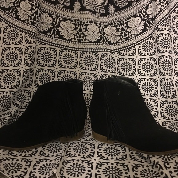 Black fringe bootie, super comfortable!! - Picture 2 of 2