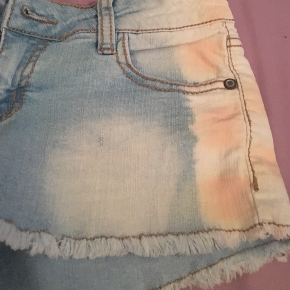 Shorts - Picture 2 of 4