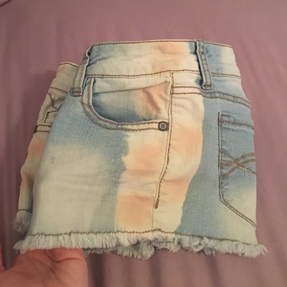 Shorts - Picture 3 of 4