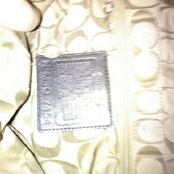 Coach purse - Picture 4 of 4