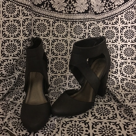 Sexy ankle wrap heels!! - Picture 1 of 3