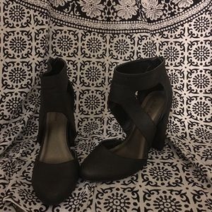 Sexy ankle wrap heels!!
