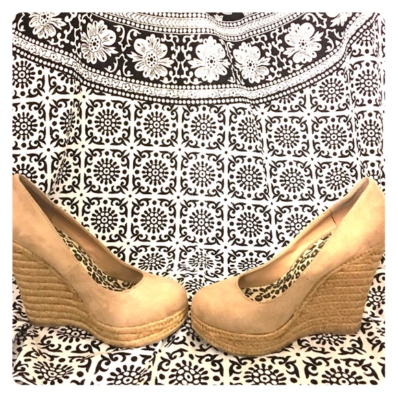 Super cute wedges!! - Picture 1 of 2