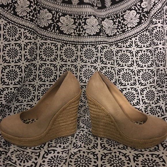 Super cute wedges!! - Picture 2 of 2