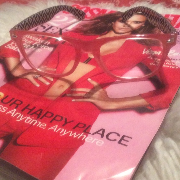 Adorable non-prescription, clear glasses.😘 - Picture 4 of 4