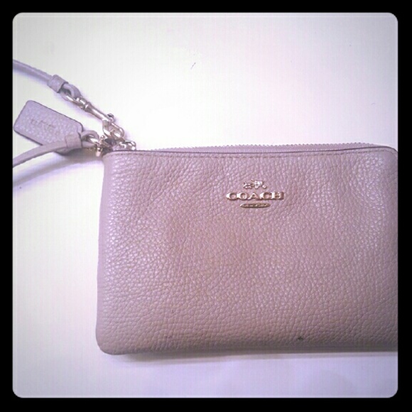NWOT - Coach wristlet - Picture 1 of 1