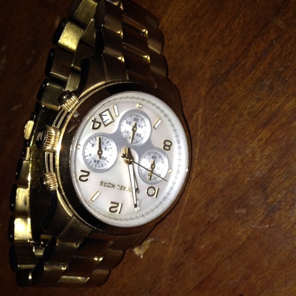 Mk watch