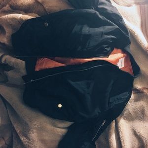 Black bomber jacket 💅🏾