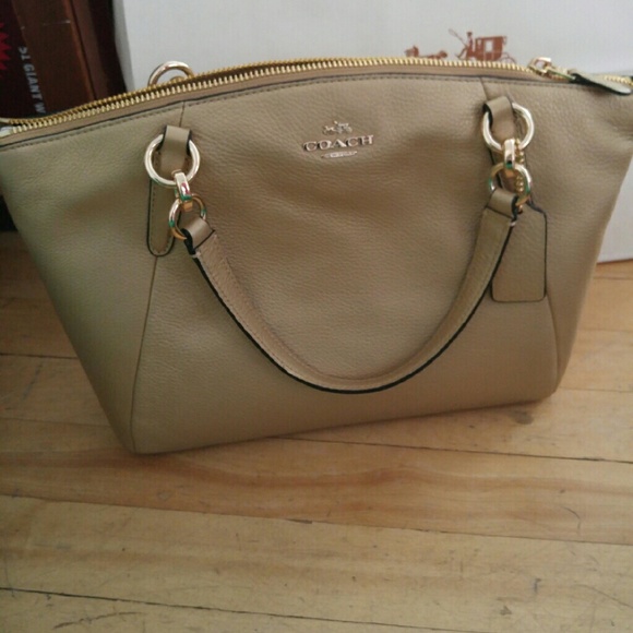 Coach handbag - Picture 1 of 4