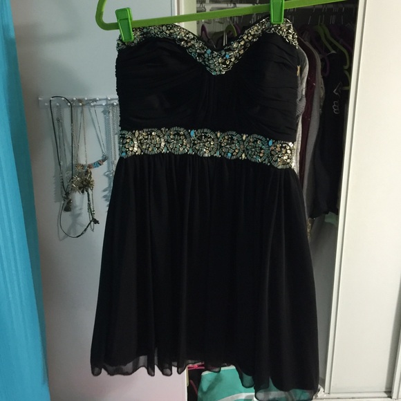 Black strapless homecoming dress